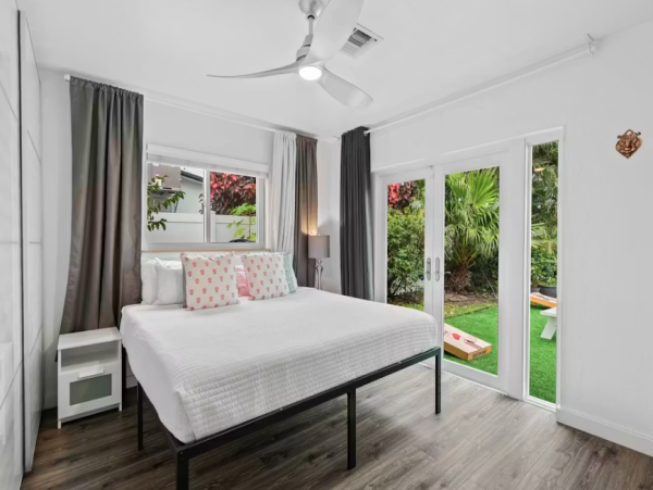 Luxurious Fort Lauderdale River Access with Heated Pool & Kayaks